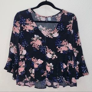 Divided Ladies V-neck Button-Up Floral Top, Size 6